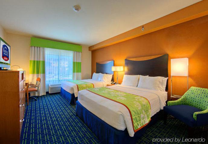 Fairfield Inn & Suites By Marriott San Antonio Seaworld / Westover Hills Exterior photo